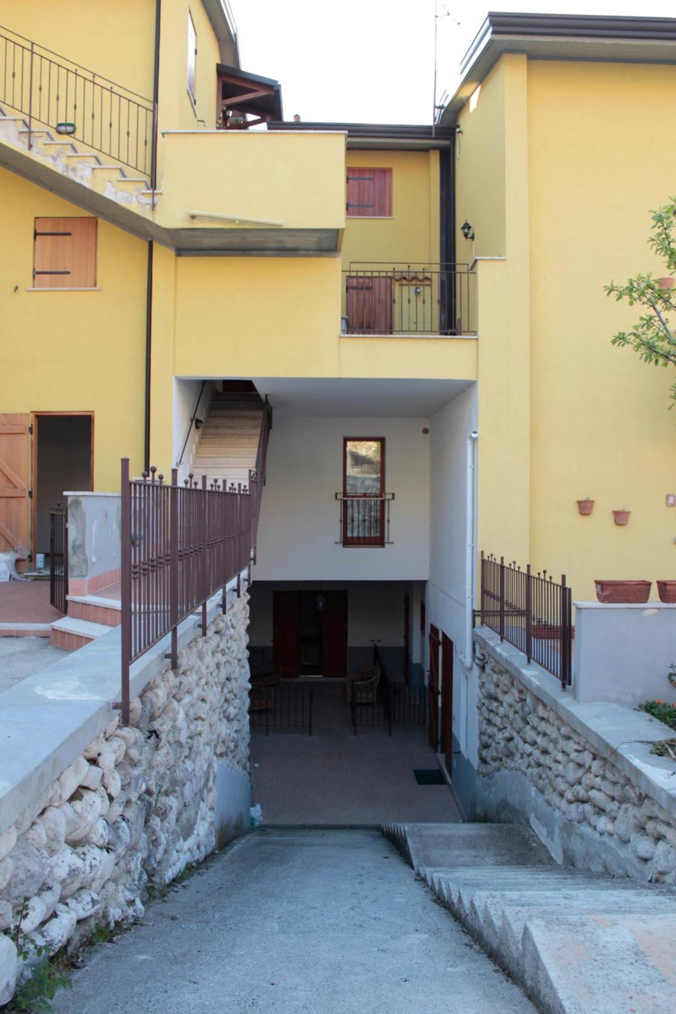4Flats In Orto Di Venanzio Apartment Barrea Luaran gambar