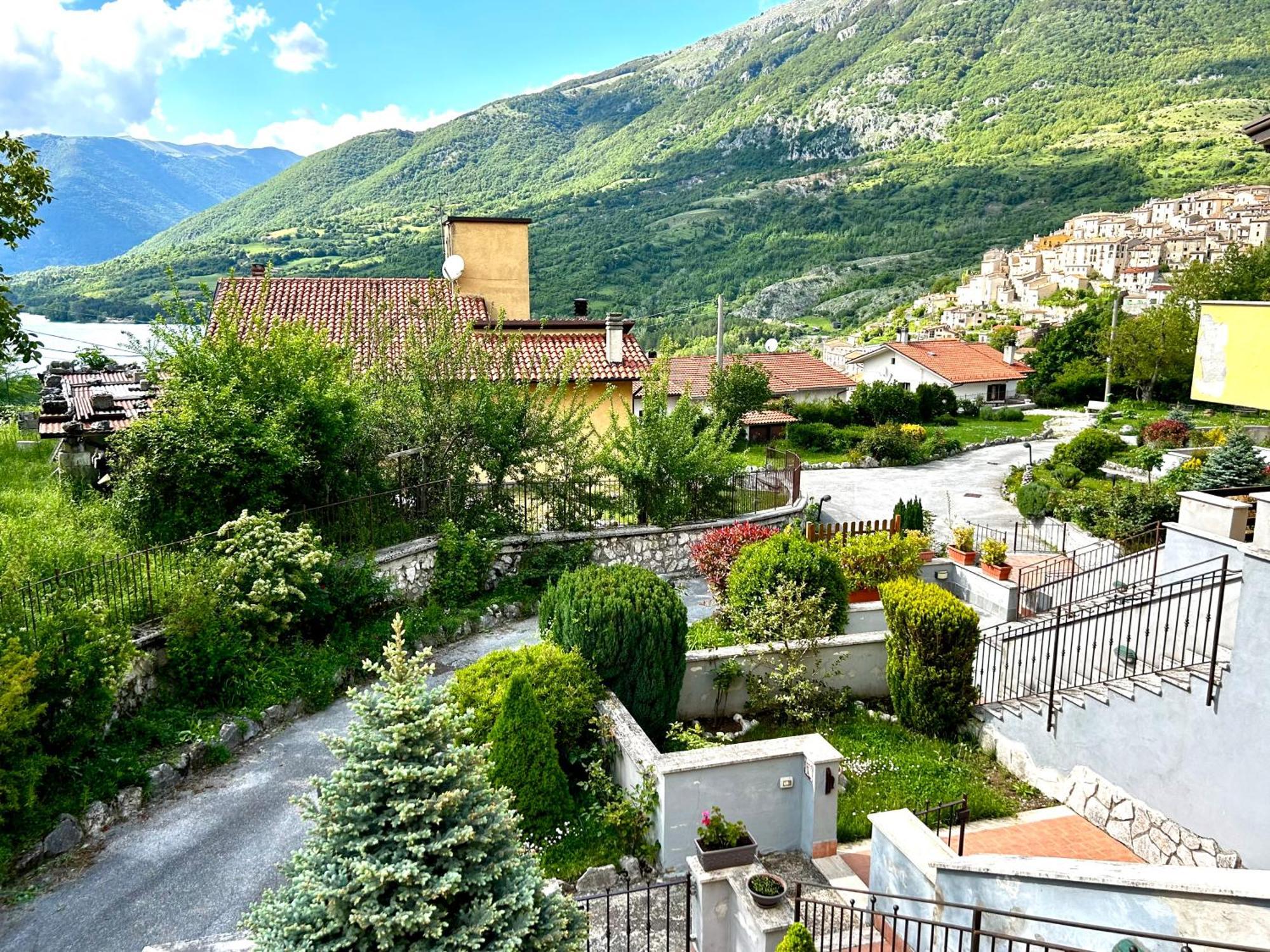 4Flats In Orto Di Venanzio Apartment Barrea Bilik gambar
