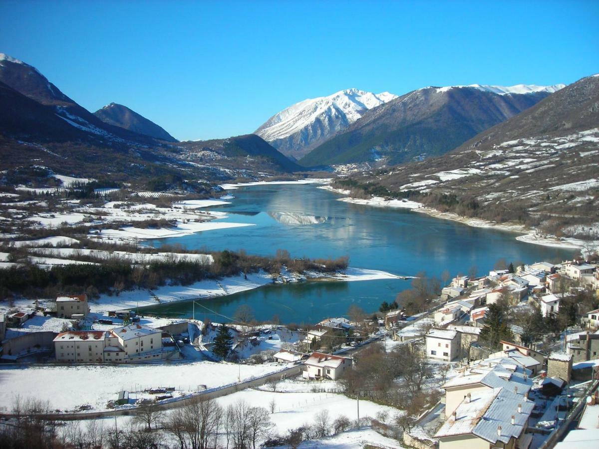 4Flats In Orto Di Venanzio Apartment Barrea Luaran gambar